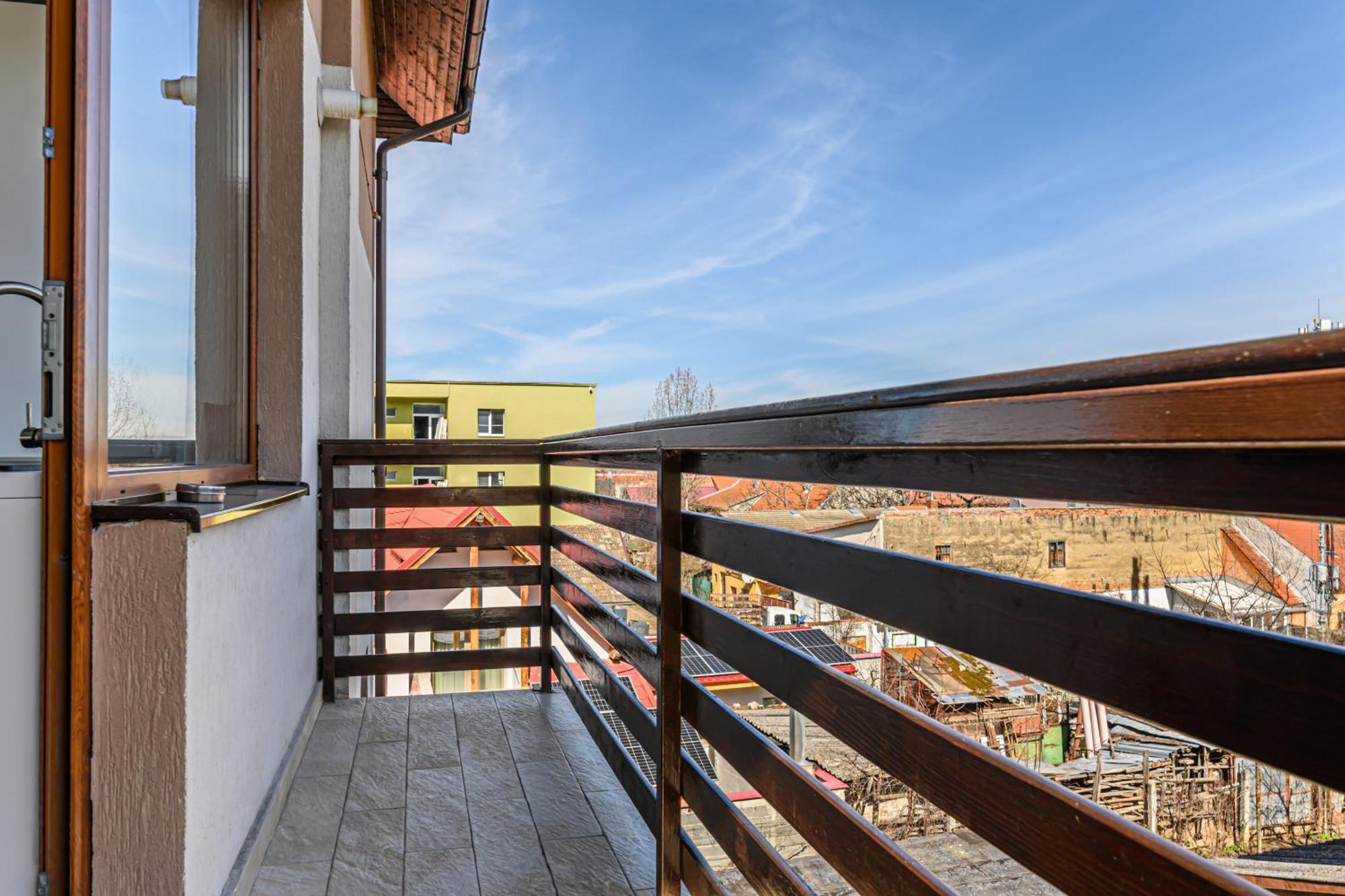 Koa - Memo Haus Lägenhet Braşov Exteriör bild